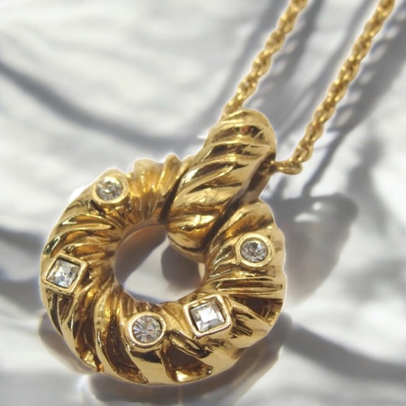 Yves Saint Laurent Vintage Necklace 🤩